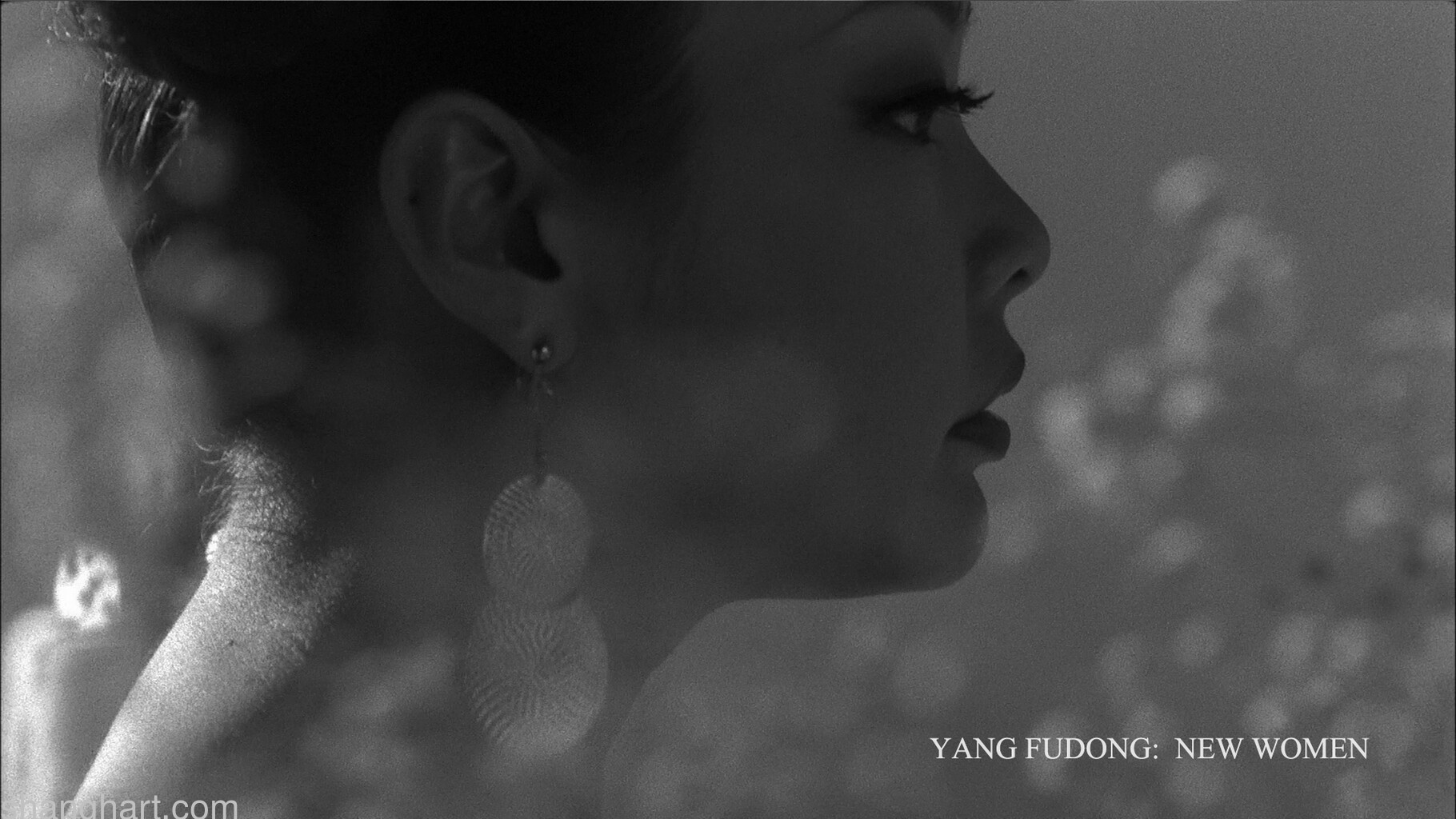 Yang Fudong, New Woman, 5-channel video installation, still image