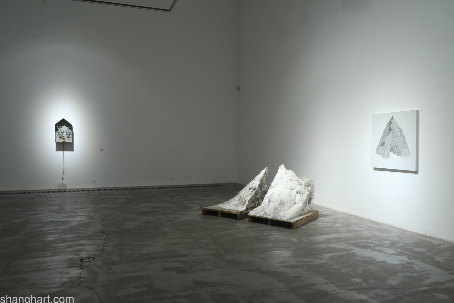 installation view | left: LU Lei    right: SHI Qing